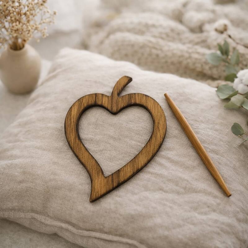 Evideco Fjord Wooden Heart Curtain Holdback - n/a