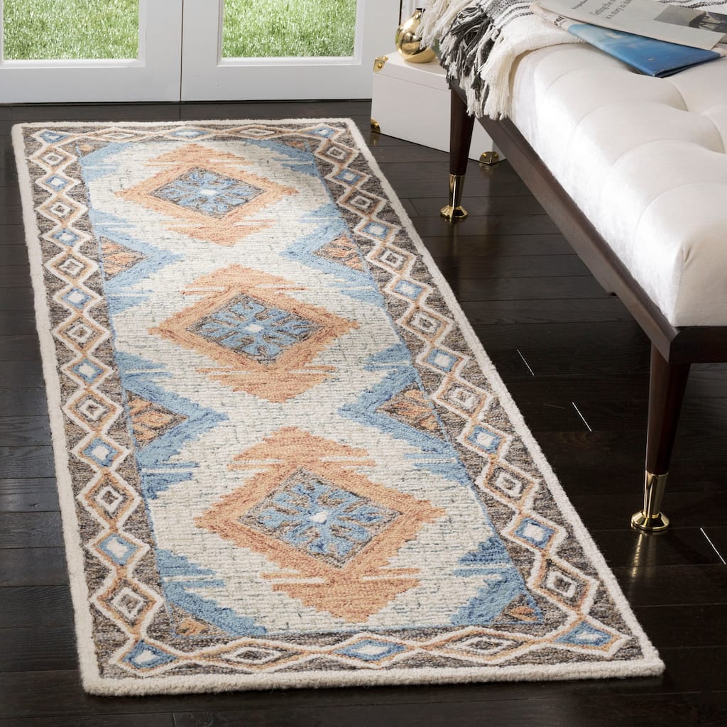 SAFAVIEH, Handmade Micro-Loop Ottilde Wool Rug