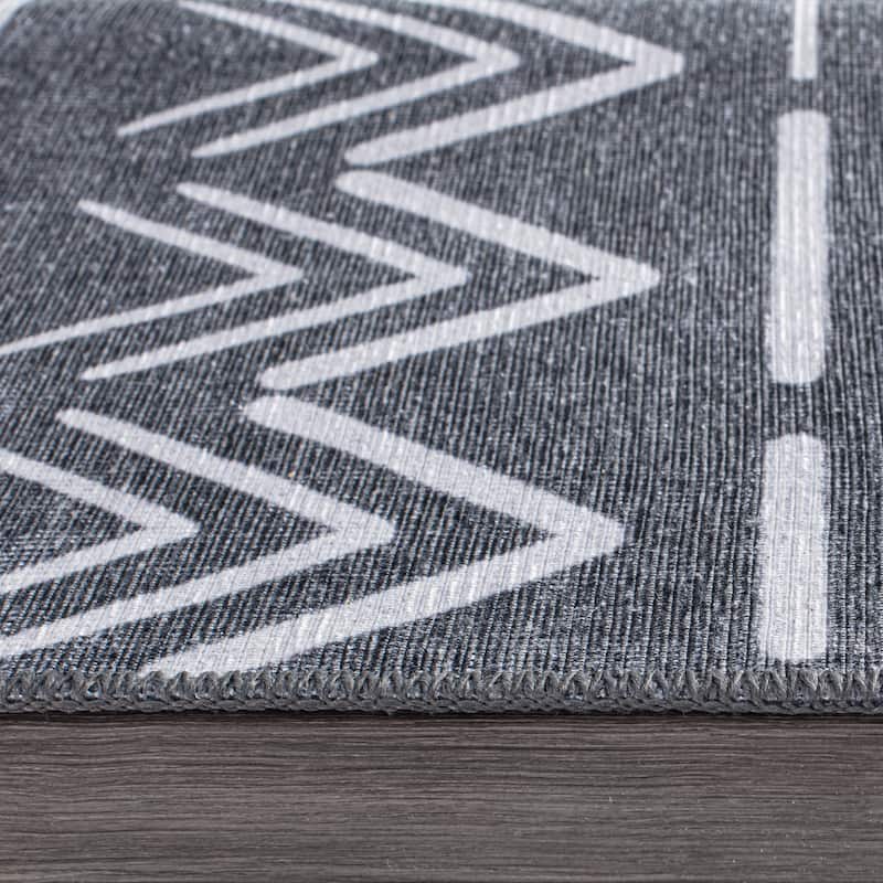Contemporary Geometric Bohemian Machine Washable Area Rug