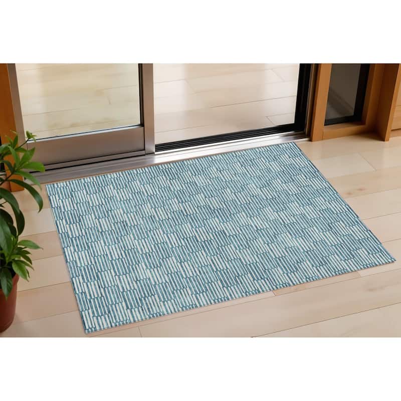 HomeRoots Geometric Transitional Rectangle Outdoor Rug - 3' x 5'