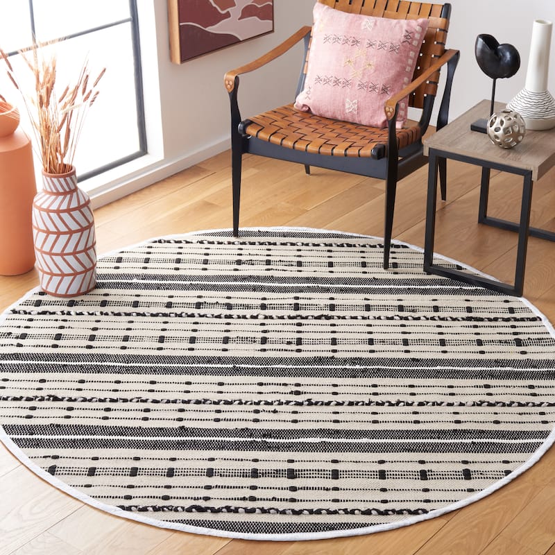 SAFAVIEH Handmade Striped Kilim Chrissy Flatweave Cotton Rug - 6' Round - Beige/Black