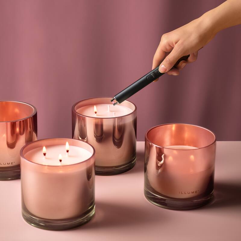 ILLUME Beautifully Done Paloma Petal Candle