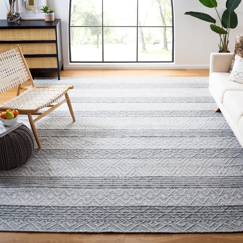 SAFAVIEH Handmade Marbella Hanadi Wool Rug
