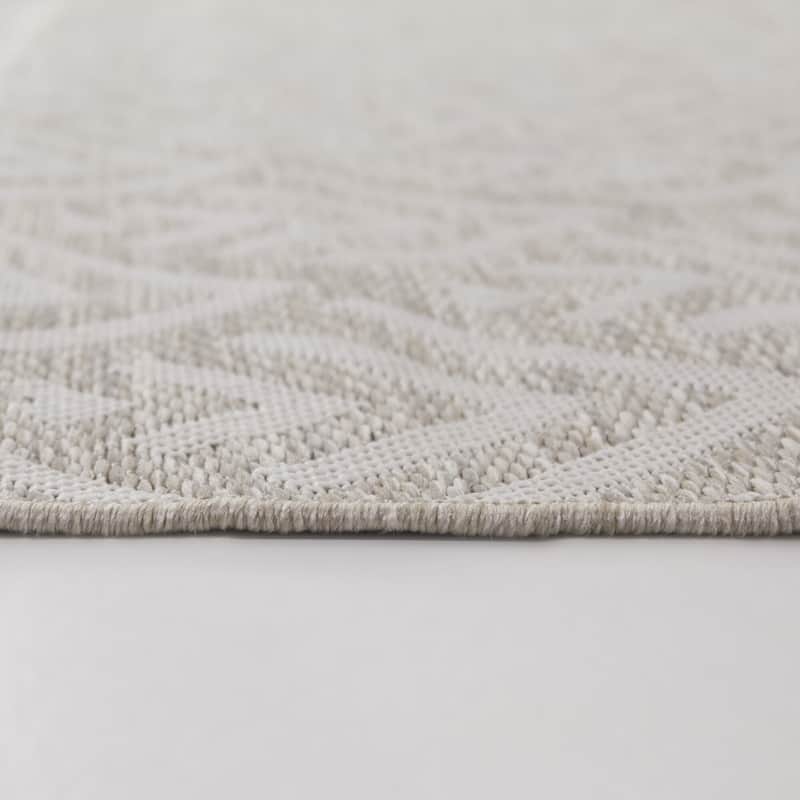 Gloria Modern Chevron Indoor/Outdoor Area Rug