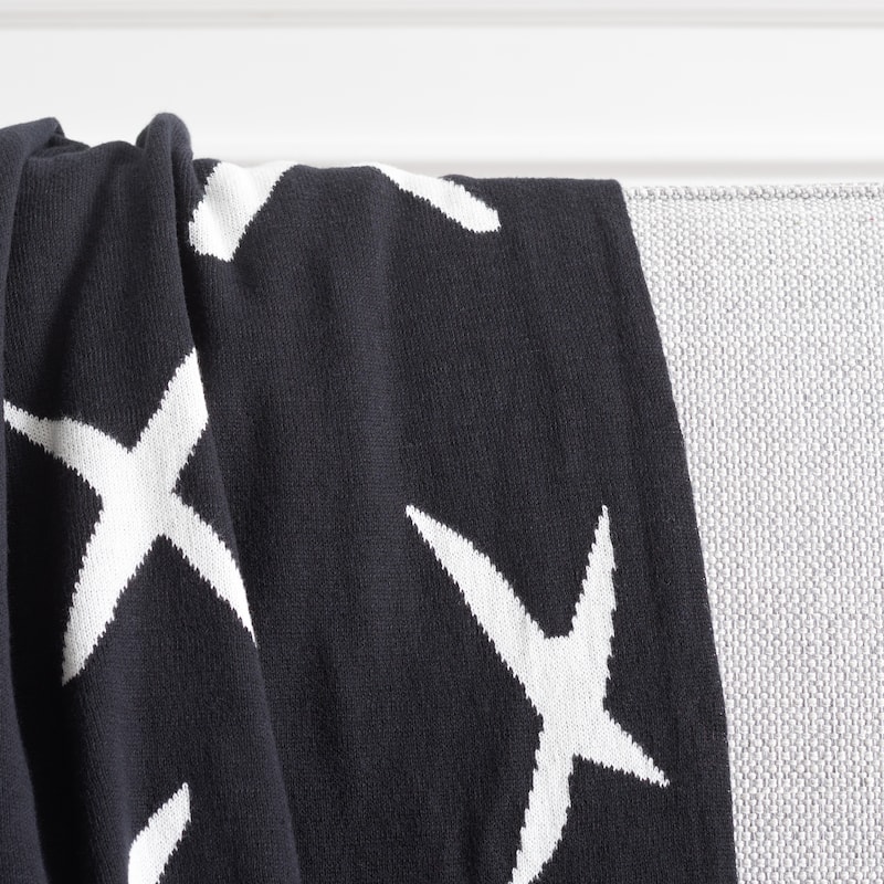 SAFAVIEH Charyl Reversible Cotton Decorative Accent Throw Blanket
