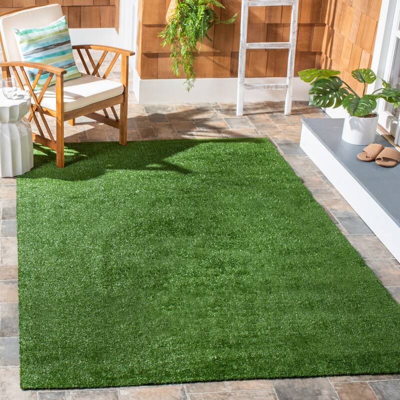 SAFAVIEH Handmade Vista Turkan Faux Grass Indoor/ Outdoor Waterproof Rug