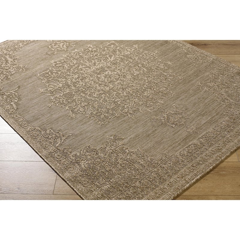 Livabliss Sandra Traditional Medallion Outdoor Area Rug