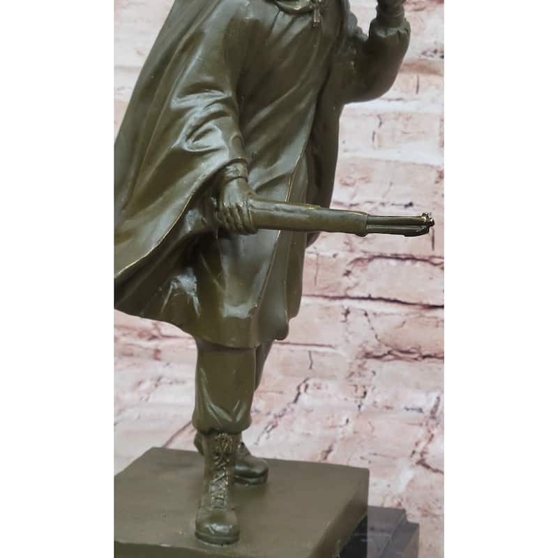 Bronze Wwii Radio Operator Soldier Statue – Military Tribute