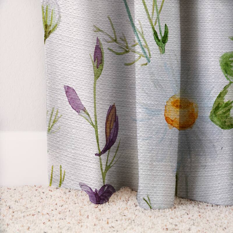 Designart 'Wildflowers Chamomile and Clover Bell I' Traditional Curtain Single Panel