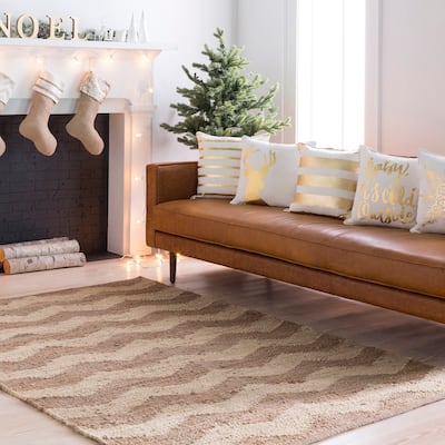 Hand-Woven Madeline Natural Jute Chevron Rug
