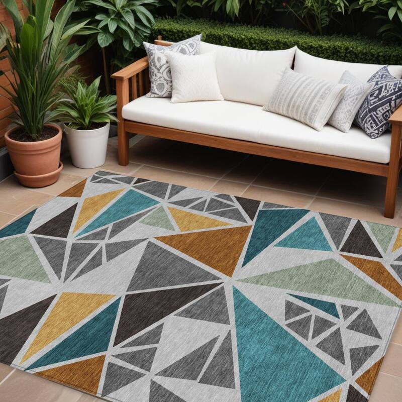 HomeRoots Geometric Transitional Rectangle Outdoor Rug - 8' X 10'