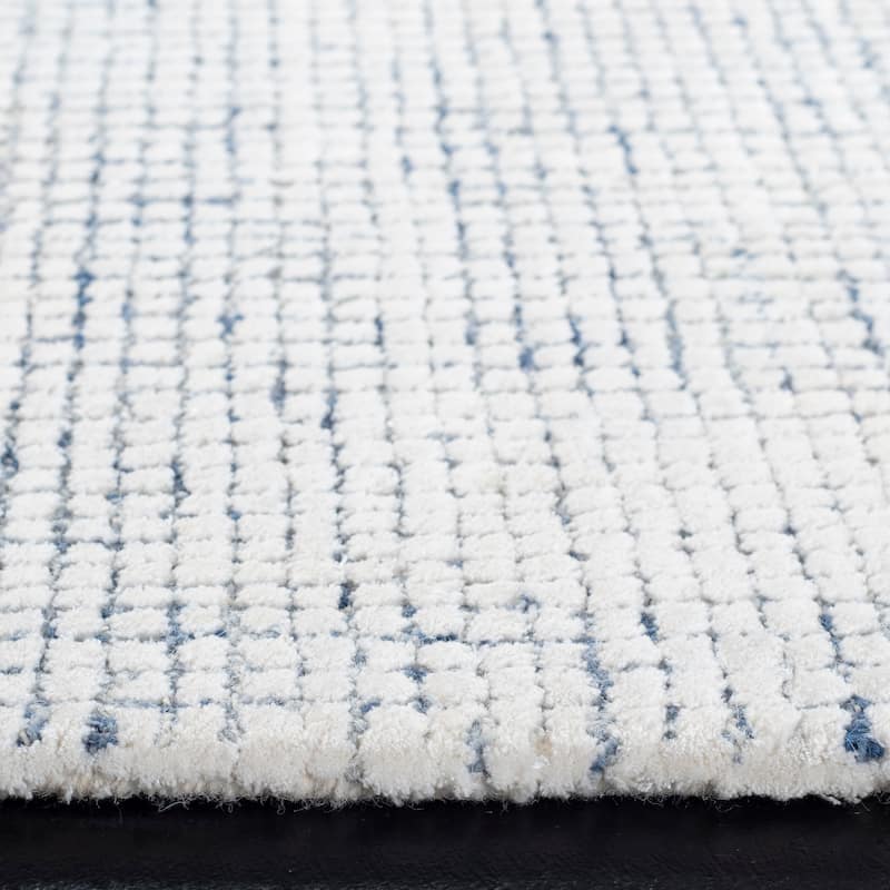 SAFAVIEH Handmade Abstract Marikka Modern Viscose Rug
