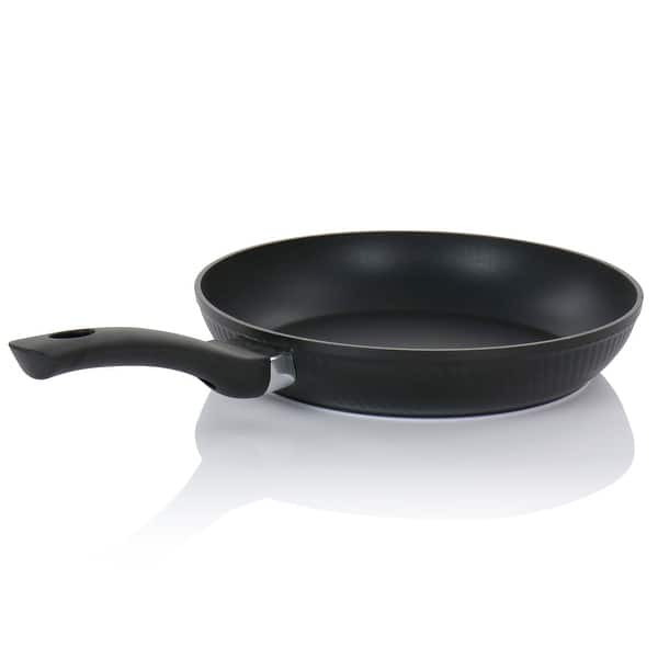 https://ak1.ostkcdn.com/images/products/is/images/direct/6244f9f5fd7820be32f675860d80e1d28c6d0de6/Oster-Kono-11-Inch-Aluminum-Nonstick-Frying-Pan-in-Black.jpg?impolicy=medium