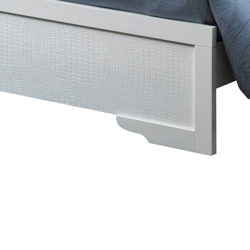 Jewel Tufted Queen Panel Bed with LED Light - 85" - Silver