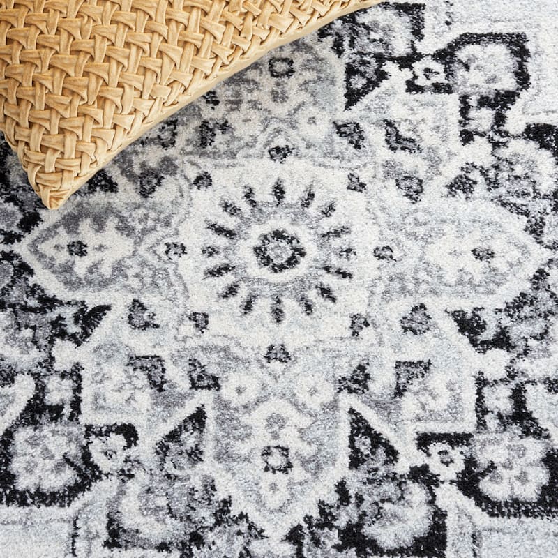 SAFAVIEH Tulum Venetia Bohemian & Eclectic Rug - 5'3" x 7'6"