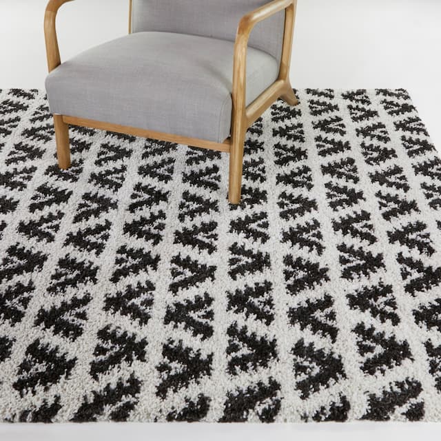 Hadley Geometric Moroccan Shag Berber Area Rug - 5'3" x 7' - White