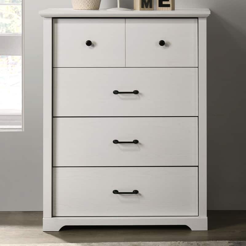 Elara 32"W 4-Drawer Chest with Black Handles
