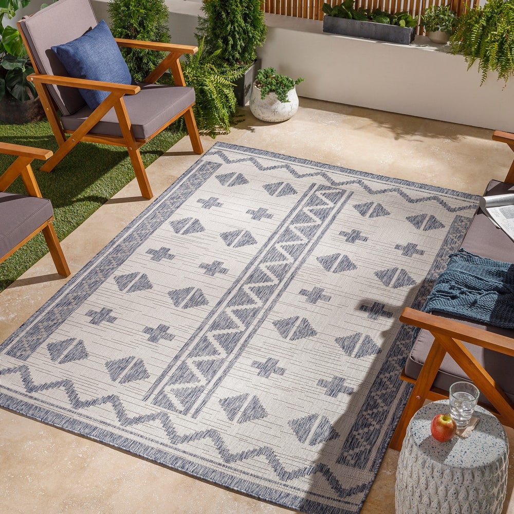 Livabliss Kyrah Boho Geometric Indoor/ Outdoor Area Rug