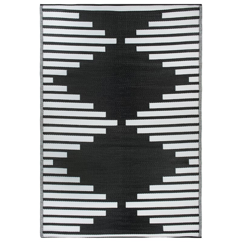 World Rug Gallery Bohemian Stripe Diamond Reversible Recycled Plastic Outdoor Rugs