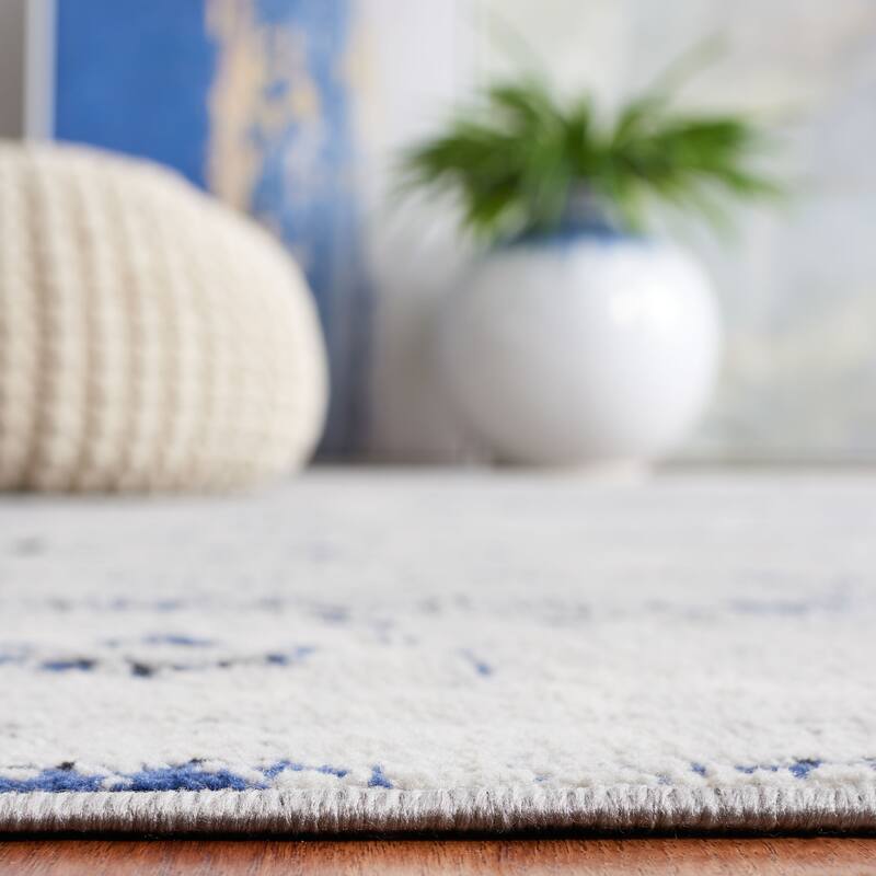 SAFAVIEH Odyssey Hildburga Shabby Chic Oriental Rug