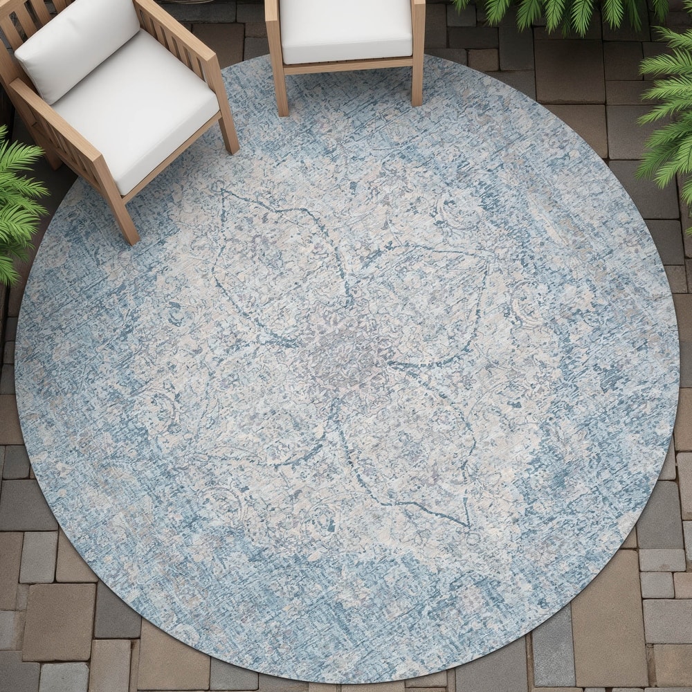 Machine Washable Indoor/Outdoor Traditional Global Chantille Rug
