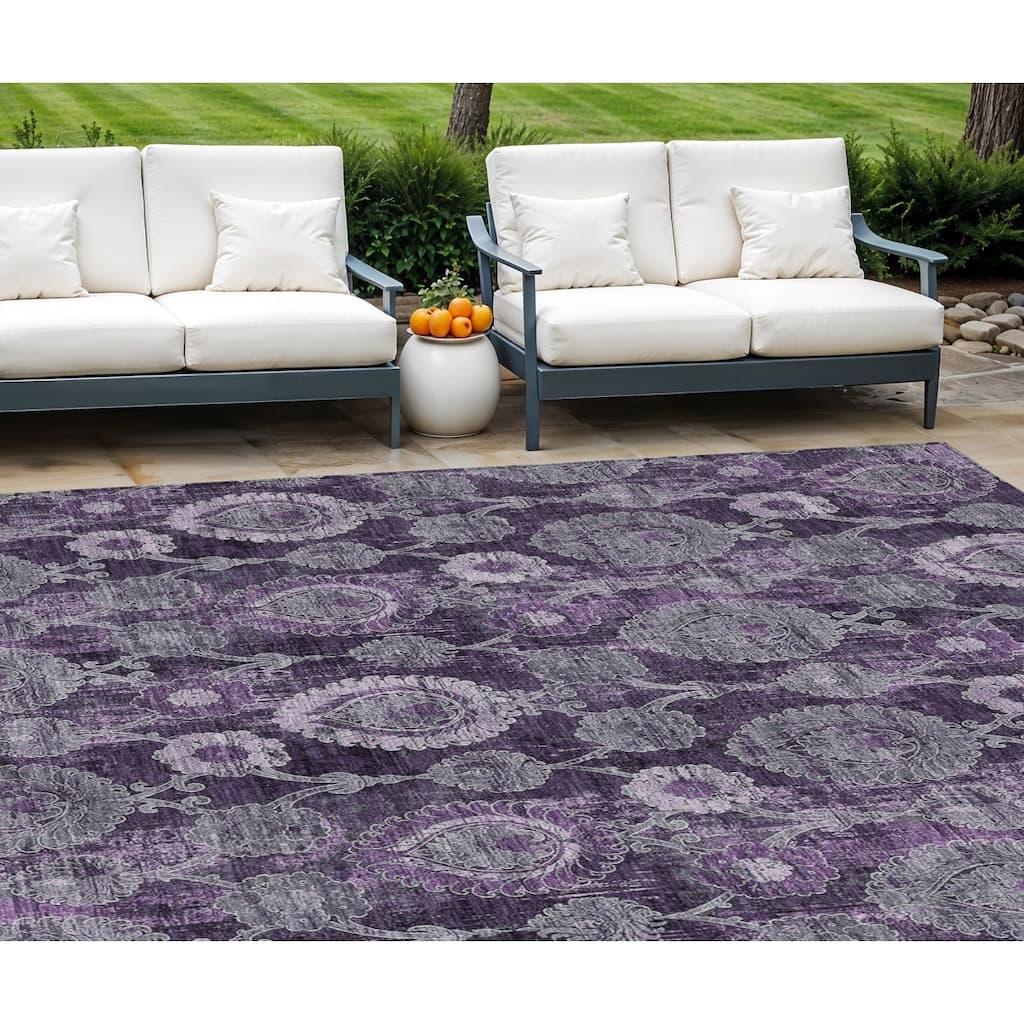 HomeRoots Damask Transitional Rectangle Outdoor Rug