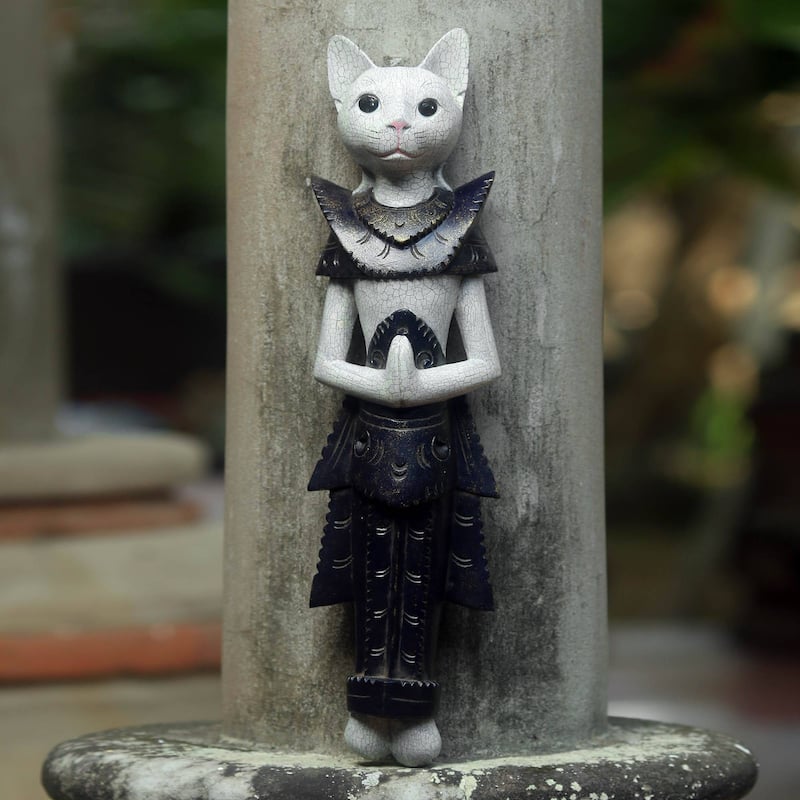 Handmade White Palace Cat Wood wall sculpture (Indonesia)