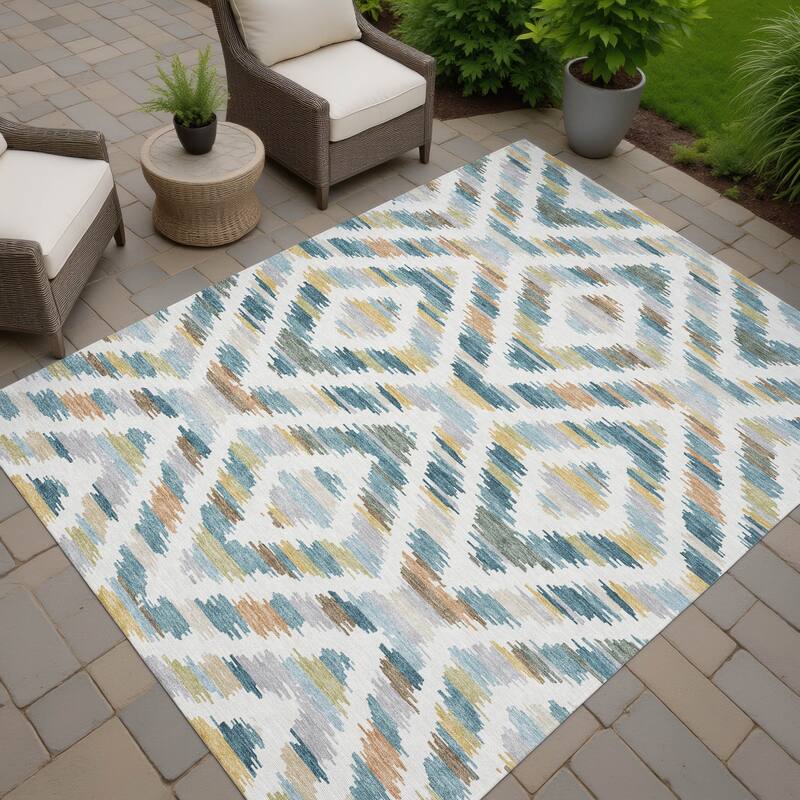 Machine Washable Indoor/ Outdoor Global Diamdon Chantille Rug