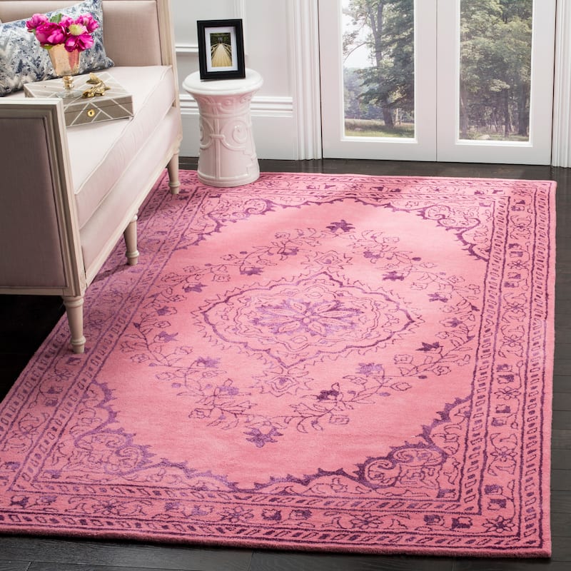 SAFAVIEH Handmade Glamour Gudmundina Modern Viscose Rug - 4' x 6' - Pink