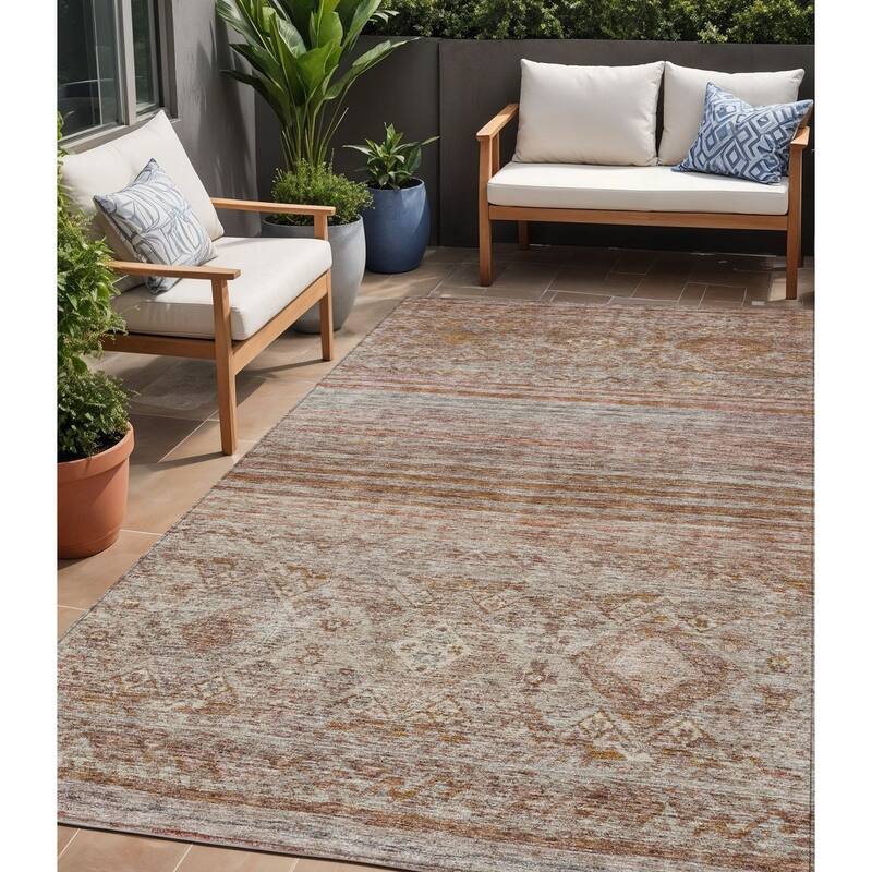 HomeRoots Floral Transitional Rectangle Outdoor Rug - 5' X 8'