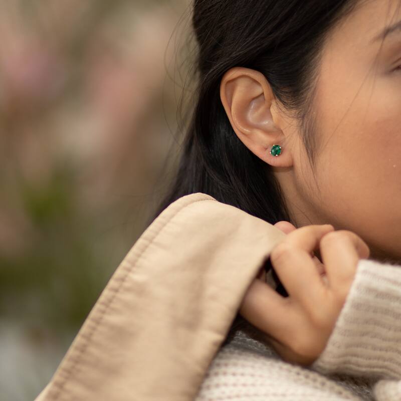 14k Yellow Gold Emerald Stud Earrings 1.57 ct Round Shape