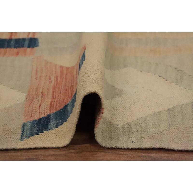 Hand Woven Oriental 100% Wool Carpet Southwestern Tribal Beige & Ivories Kilim Area Rug - 6' 7'' X 5' 10''