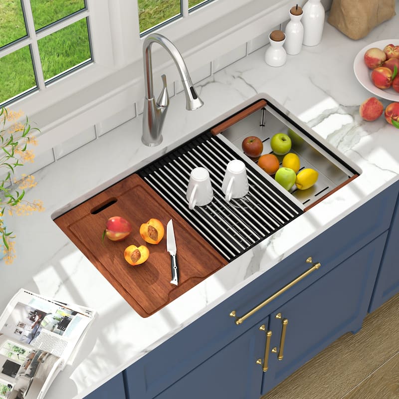 Lordear 33" Kitchen Sink Double Bowl Undermount Workstation Low Divider Quartz Composite Sink with Accessories