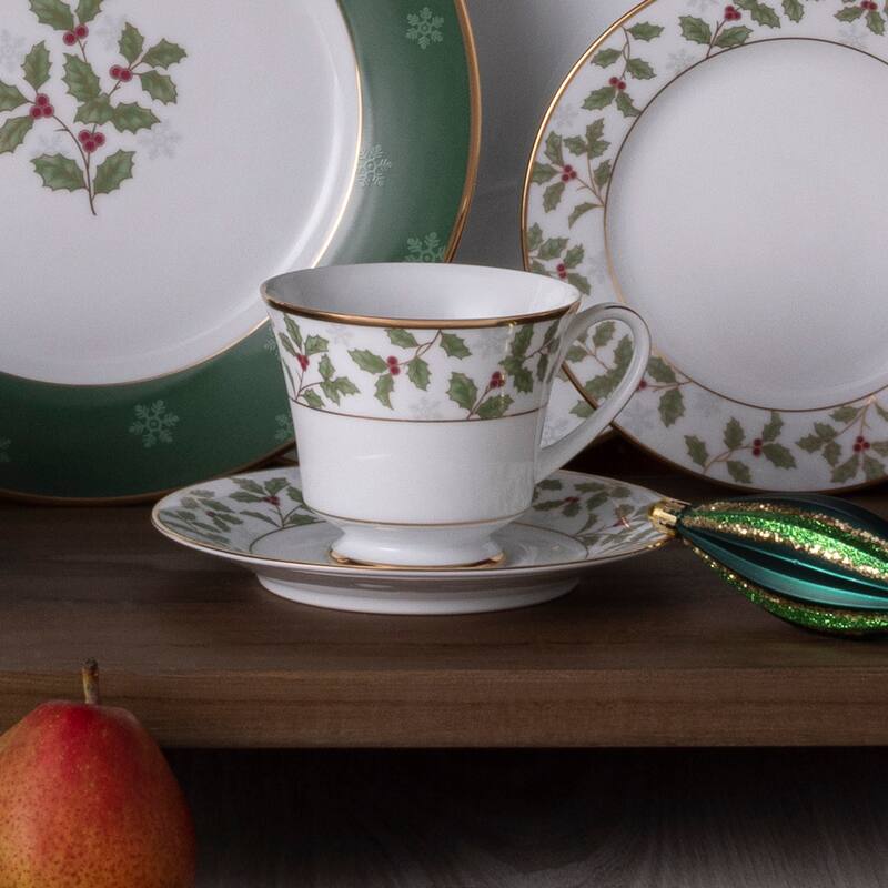 Noritake Holly & Berry Gold Set Of 4 Teacups, 8 oz.