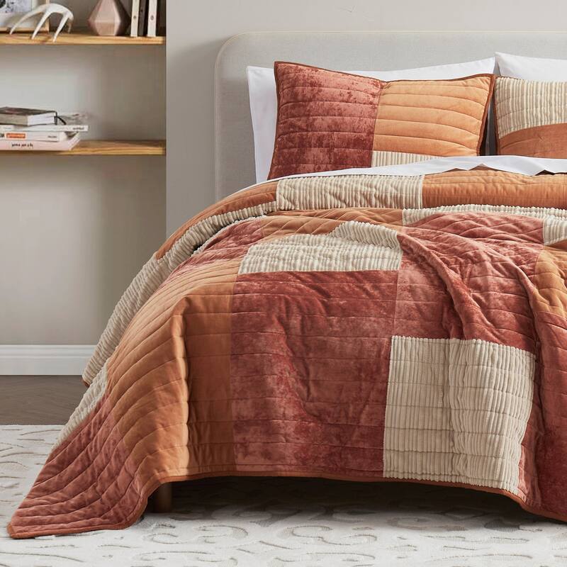 Wonderful Velvet 3 Piece Quilt Set