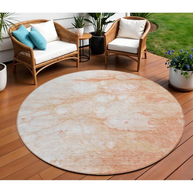 HomeRoots Abstract Transitional Rectangle Outdoor Rug - 8' Round