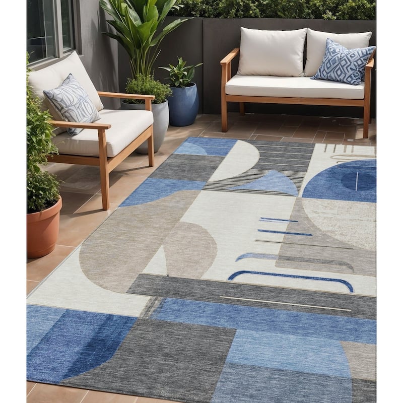 HomeRoots Geometric Modern Rectangle Outdoor Rug - 5' X 8'