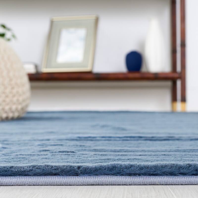 SAFAVIEH Faux Rabbit Auzinda Washable Fur Solid Shag Rug