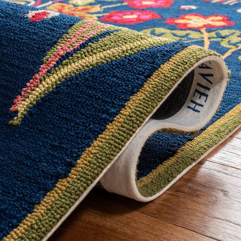 SAFAVIEH Handmade Four Seasons Meital Floral Rug