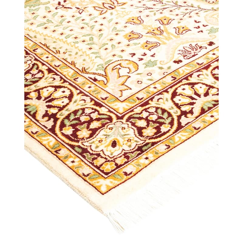 Overton Handknotted Wool Traditional Oriental Ivory Area Rug - 4' x 6'