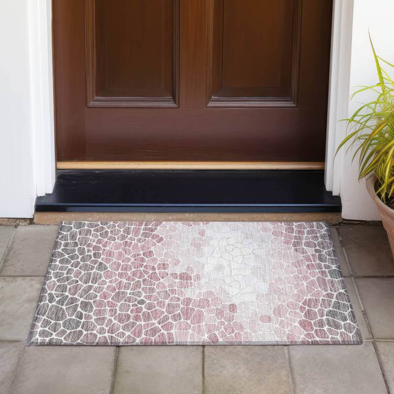 Machine Washable Indoor/Outdoor Contemporary Ombre Chantille Rug - Blush - 1'8" x 2'6"