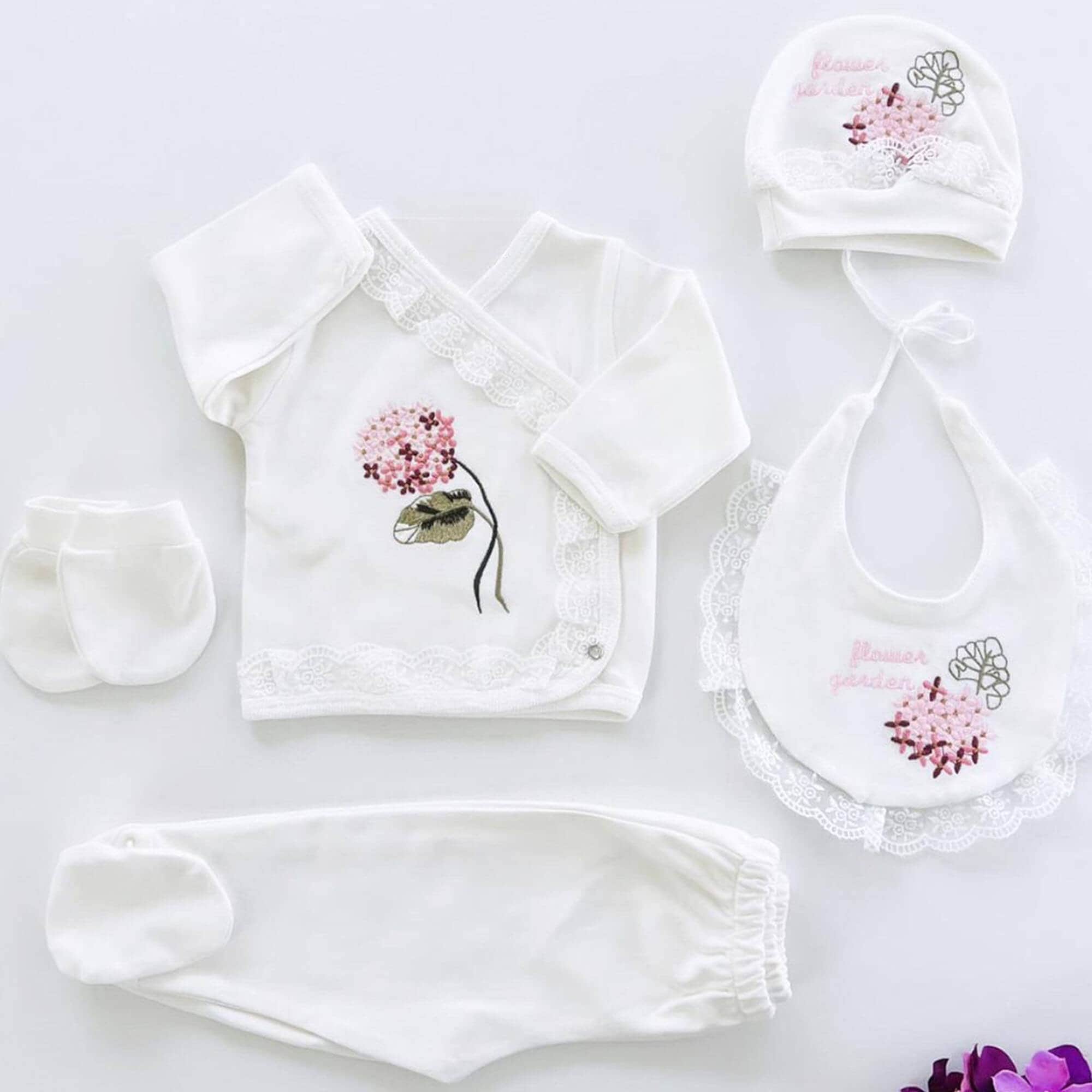 Newborn Baby Girl Coming Home Gift Clothes Set (5 Pcs) - Bed Bath & Beyond  - 42890807