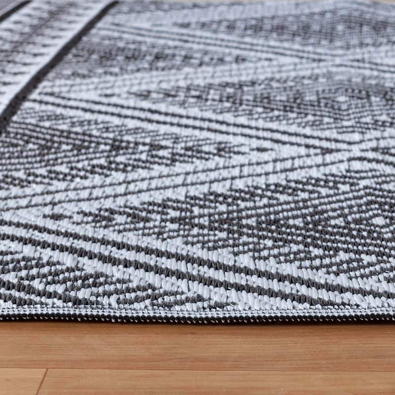 Beverly Rug Reversible Mats Plastic Outdoor Rug for Camping, Patio, Backyard, RV, Picnic, Deck