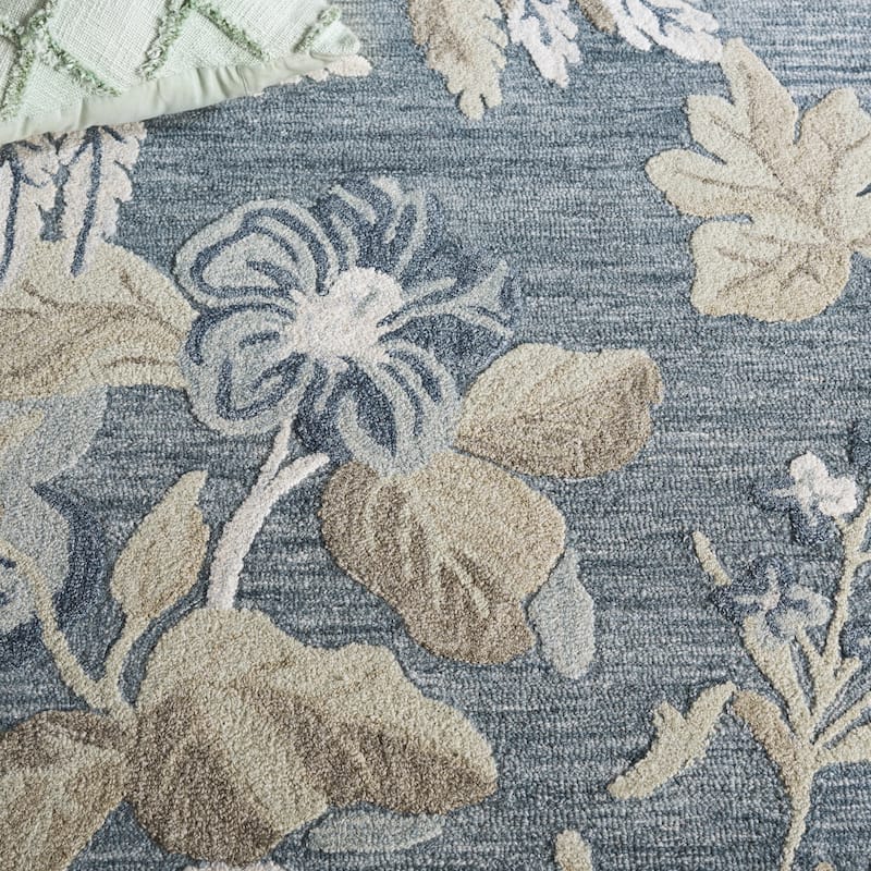 SAFAVIEH Handmade Jardin Novka Floral Wool Rug