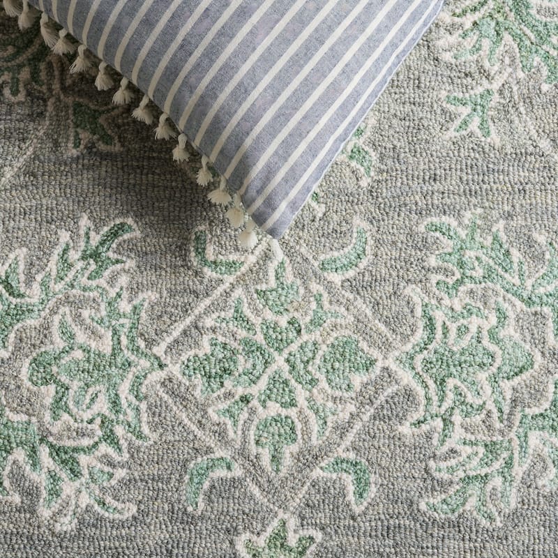 SAFAVIEH Handmade Metro Neasa Wool Rug