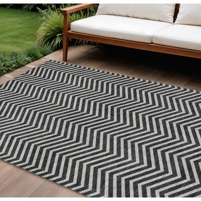 HomeRoots Chevron Transitional Rectangle Outdoor Rug