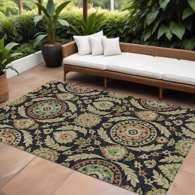 HomeRoots Floral Transitional Rectangle Outdoor Rug