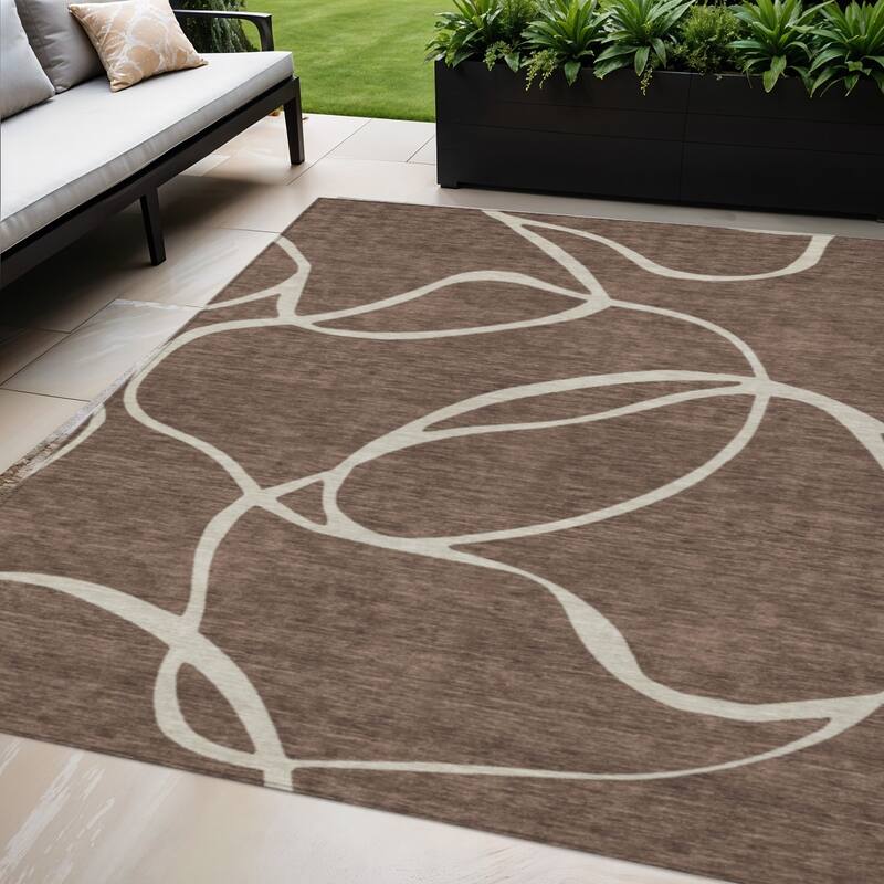 HomeRoots Abstract Transitional Rectangle Outdoor Rug - 5' X 8'