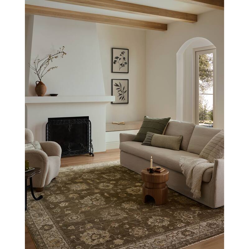 Alexander Home Paloma Traditional Area Rug - 2'-3" x 3'-9"