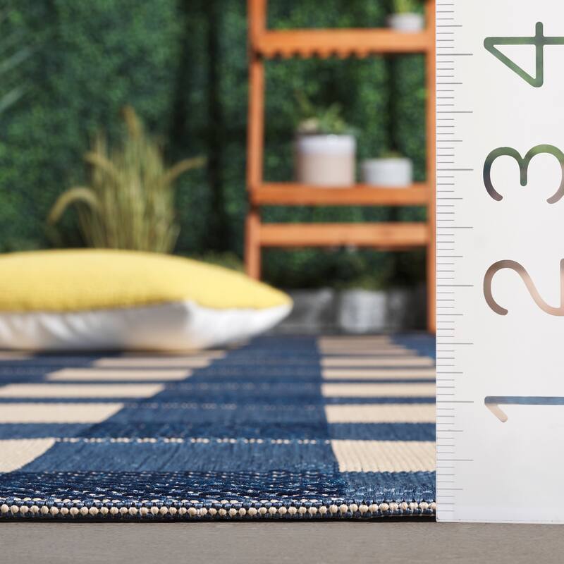 SAFAVIEH Courtyard Meryem Indoor/Outdoor Washable Backyard Patio Rug